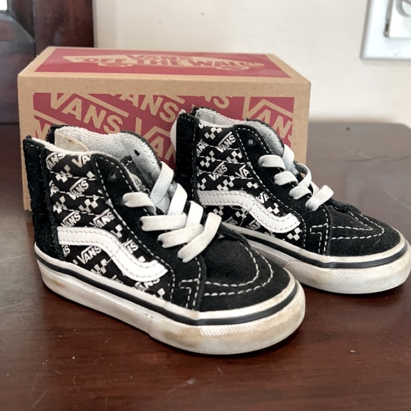 Toddler vans size 4 - Picture 2 of 4